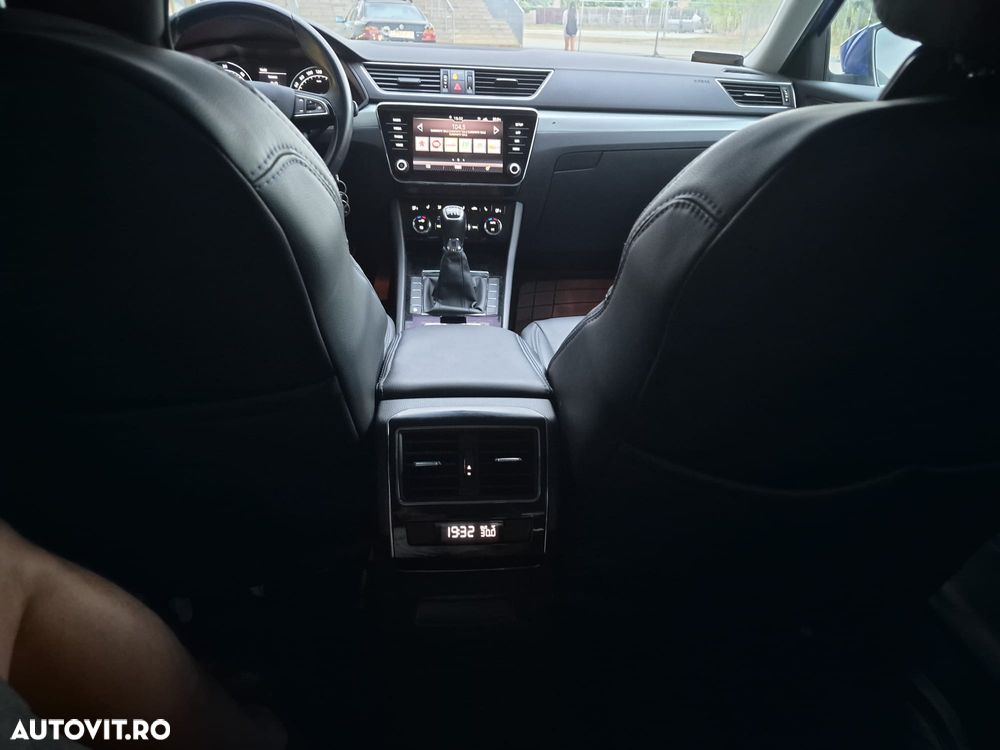 Skoda Superb 2.0 TDI Ambition - 6
