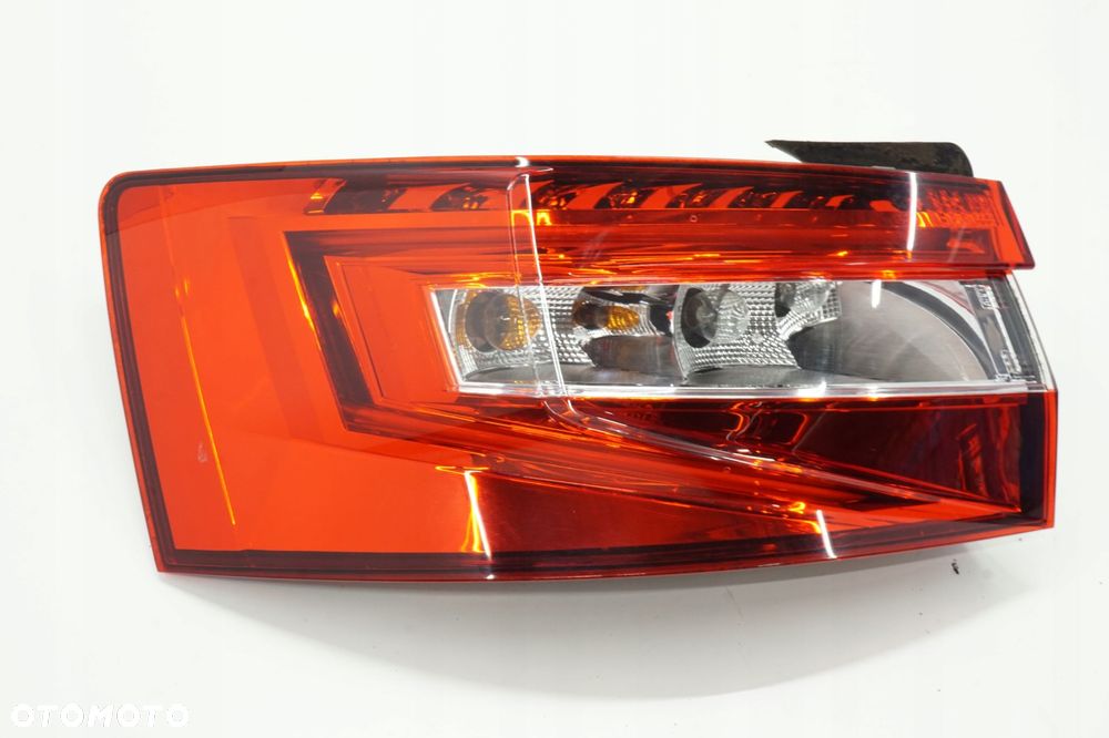 SKODA SUPERB III SEDAN 16R LAMPA LEWY TYŁ TYLNA 3V5945207A - 1