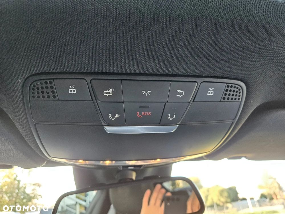 Mercedes-Benz Klasa C 200 4-Matic 9G-TRONIC - 30