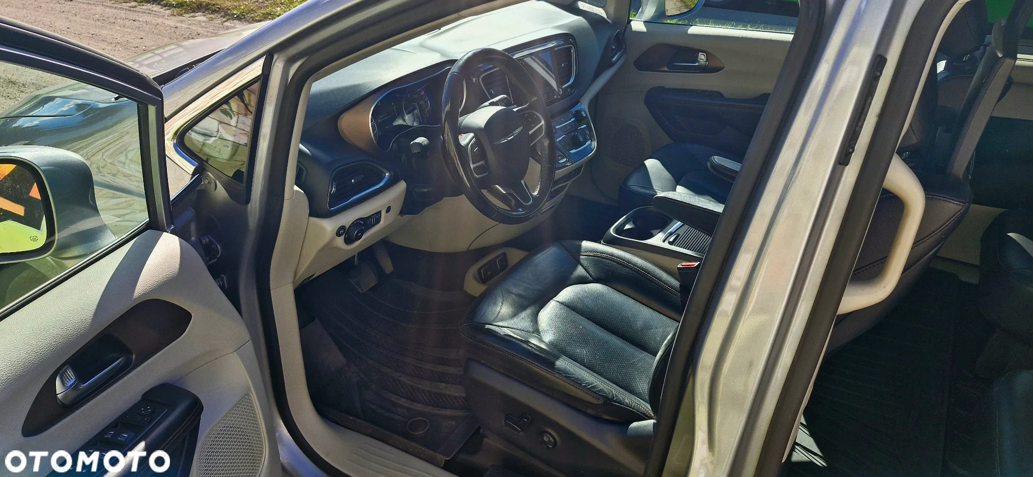 Chrysler Pacifica - 29