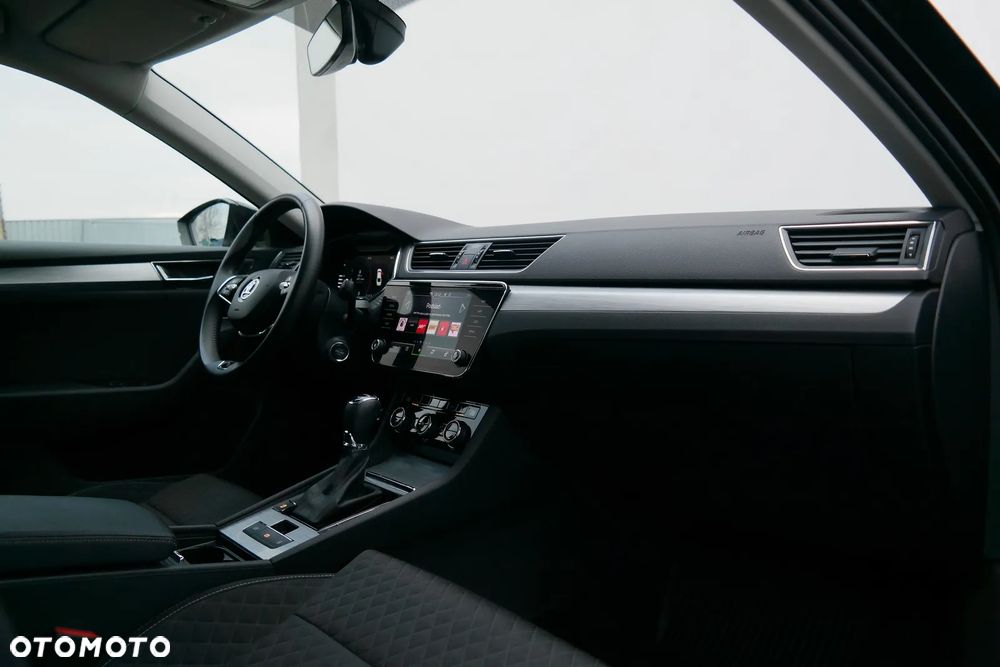 Skoda Superb 2.0 TSI Ambition DSG - 9