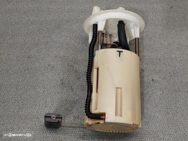 Bomba / Boia Combustivel  Opel Corsa B (S93) - 2