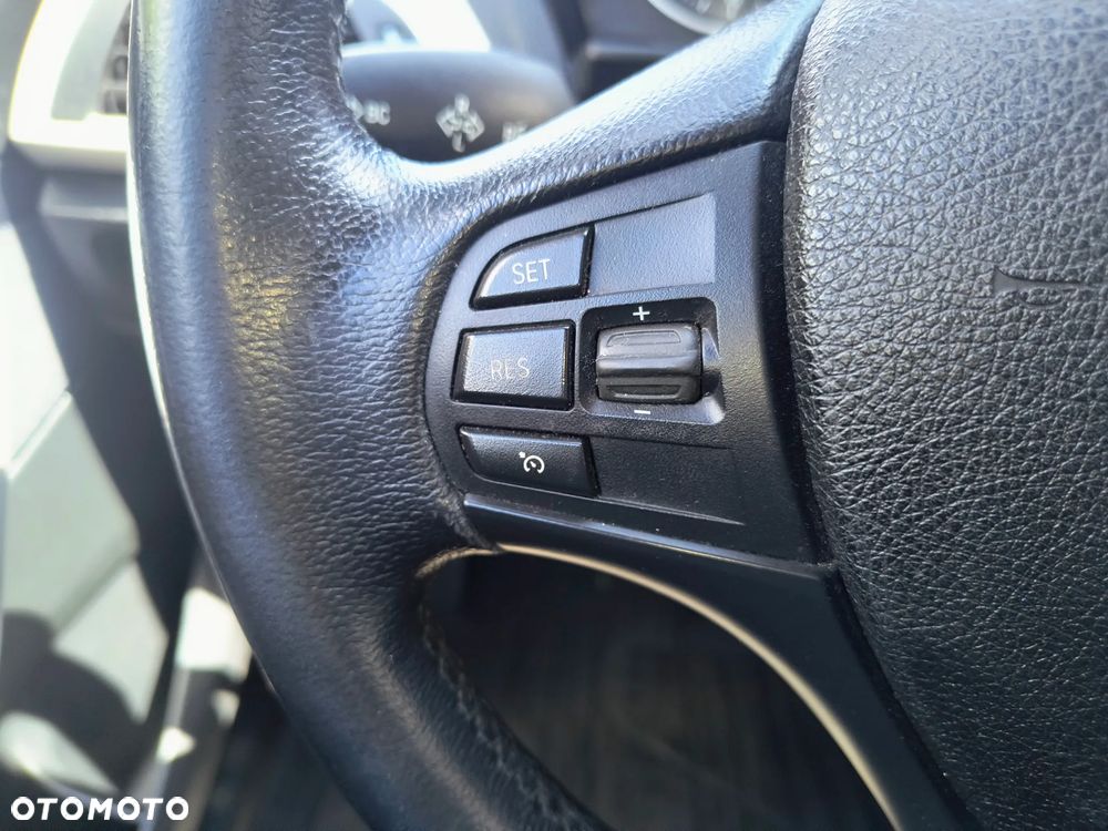 BMW Seria 1 - 27