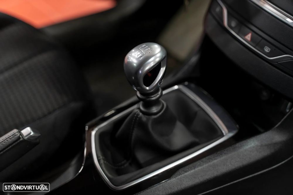 Peugeot 308 1.2 PureTech Style - 18