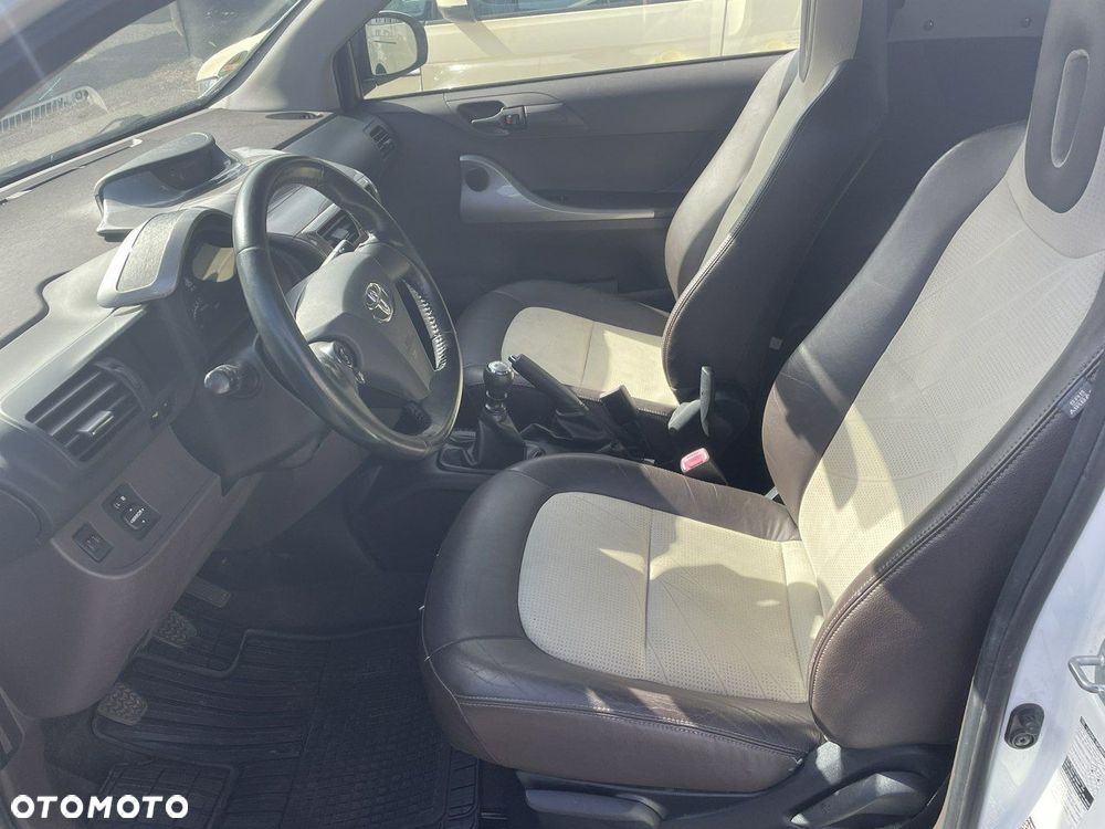 Toyota iQ 1.0 Sol - 5