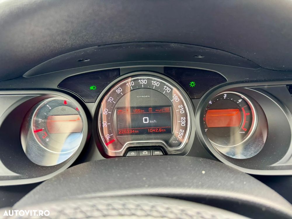 Citroën C5 Tourer 2.0 HDi FAP Susp M Seduction - 11