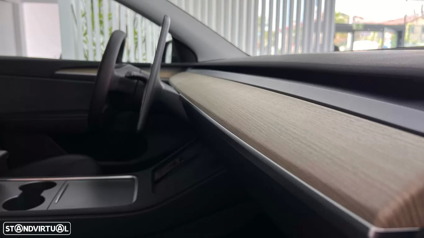 Tesla Model Y Tração Traseira - 26