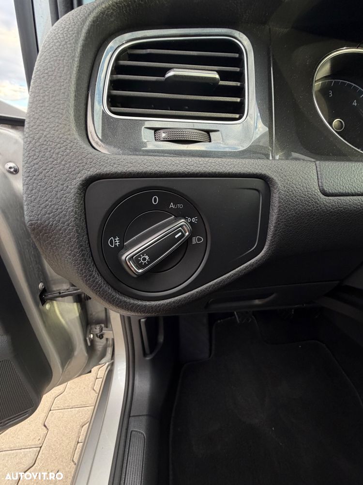 Volkswagen Golf - 12