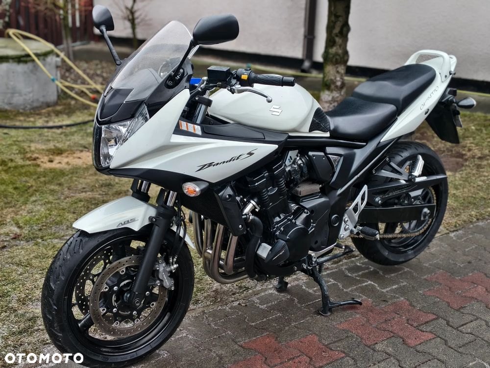 Suzuki GSX - 25
