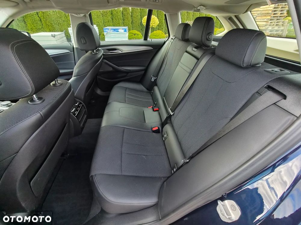BMW Seria 5 530d xDrive Sport Line - 10