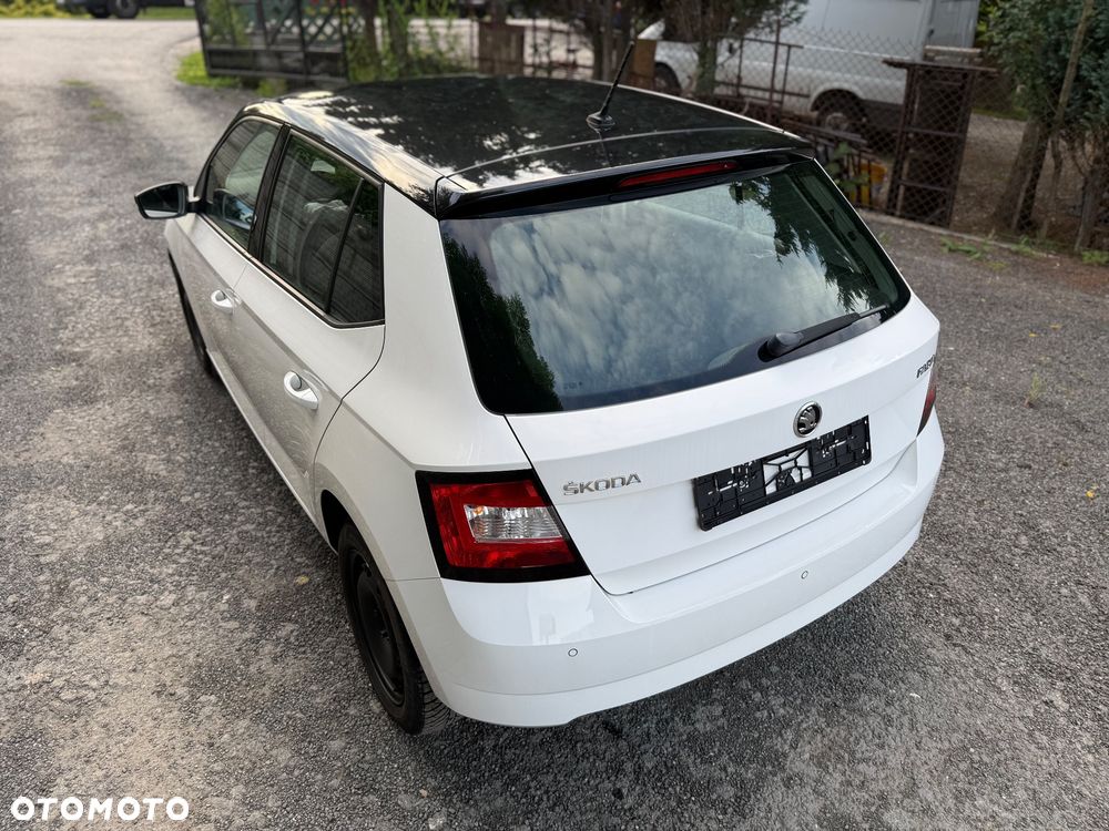 Skoda Fabia 1.0 TSI Style Color - 23