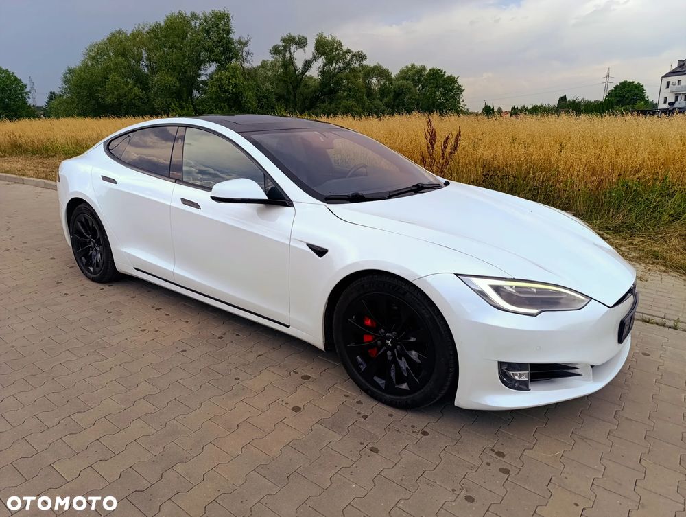 Tesla Model S - 15