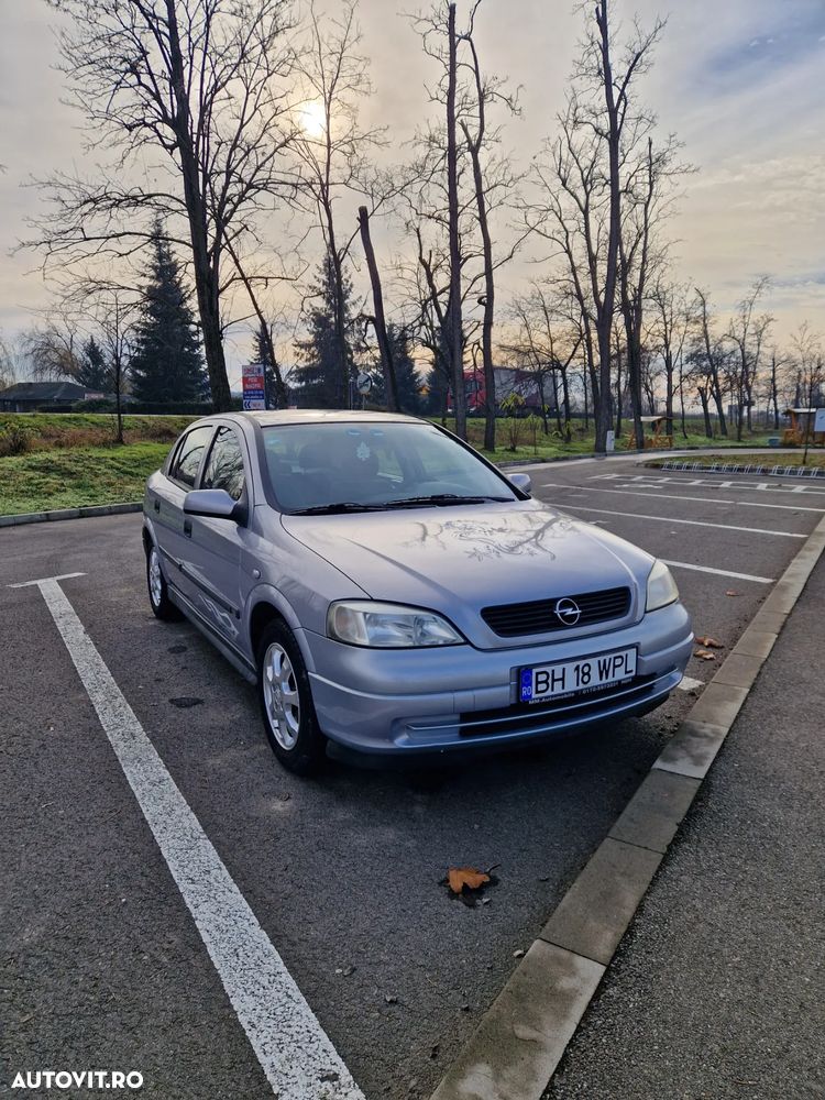 Opel Astra 1.6 Elegance - 2