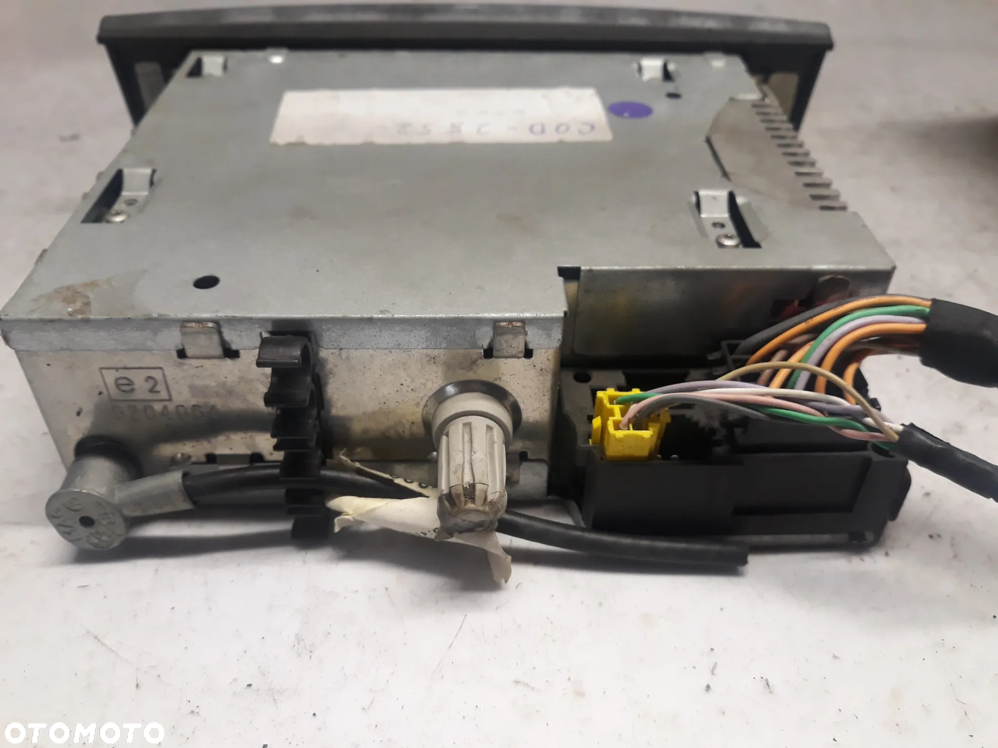 RADIO RENAULT LAGUNA II LIFT 2005r  8200292329  KOD: 2852 + WYŚWIETLACZ  8200290542B - 2
