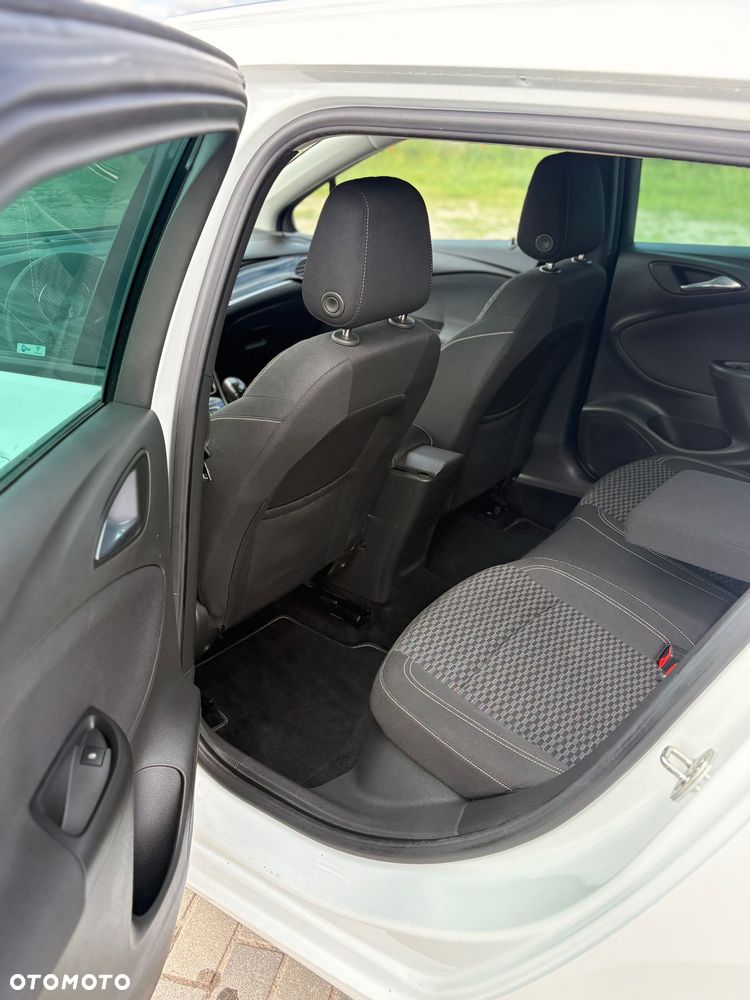 Opel Astra 1.6 CDTI Dynamic S&S - 12
