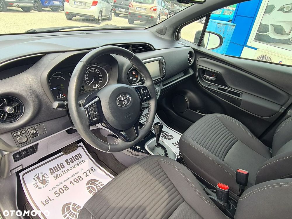 Toyota Yaris Hybrid 100 Premium - 21