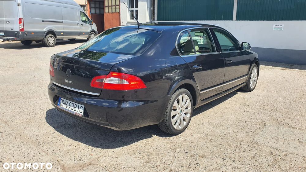 Skoda Superb 2.0 TDI Elegance DSG - 5