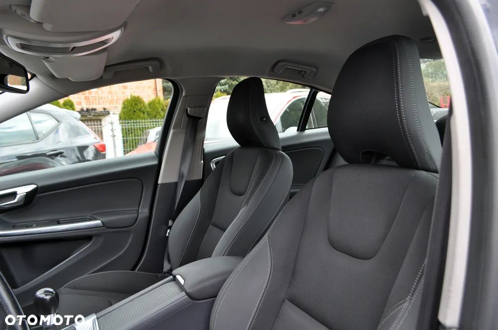 Volvo S60 T3 Kinetic - 20