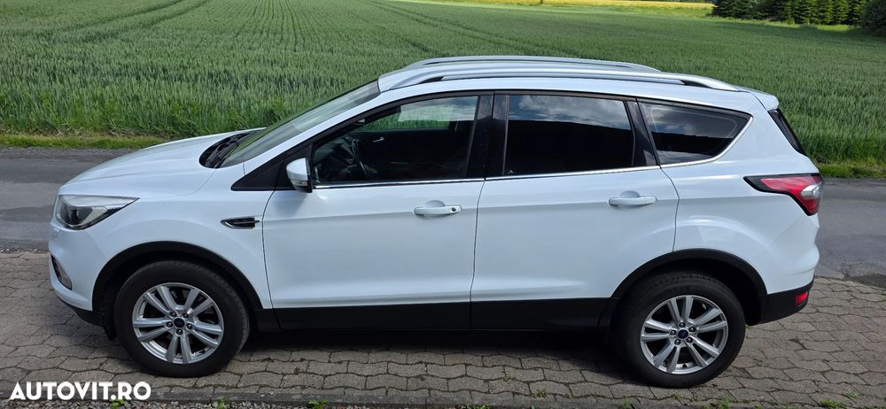 Ford Kuga 2.0 TDCi 2x4 Aut. Trend - 1