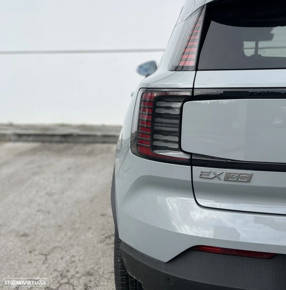 Volvo EX30 69 kWh Single Motor Extended Range Core - 11