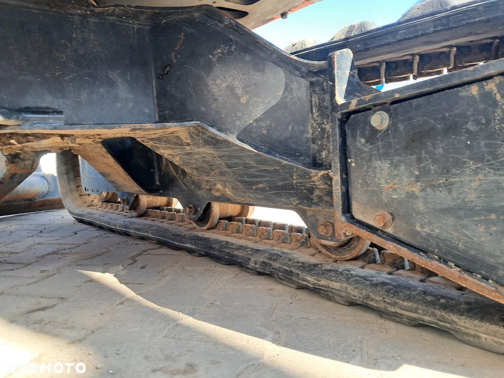 Kubota U27-4 WAGA 2700 kg 2.7t 1300 mth minikoparka * 2022 rok * 2 łyżki * lusterka * pełne oświetlenie jeden właściciel * zero obrys długie ramie szybkozłącze MS03 * hydrauliczna skarpówka * gąsienice 80% bez DPF Red Key * dodatkowe linie hydrauliczne jcb yanmar Cat takeuchi - 27