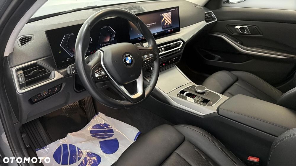 BMW Seria 3 318d mHEV - 10