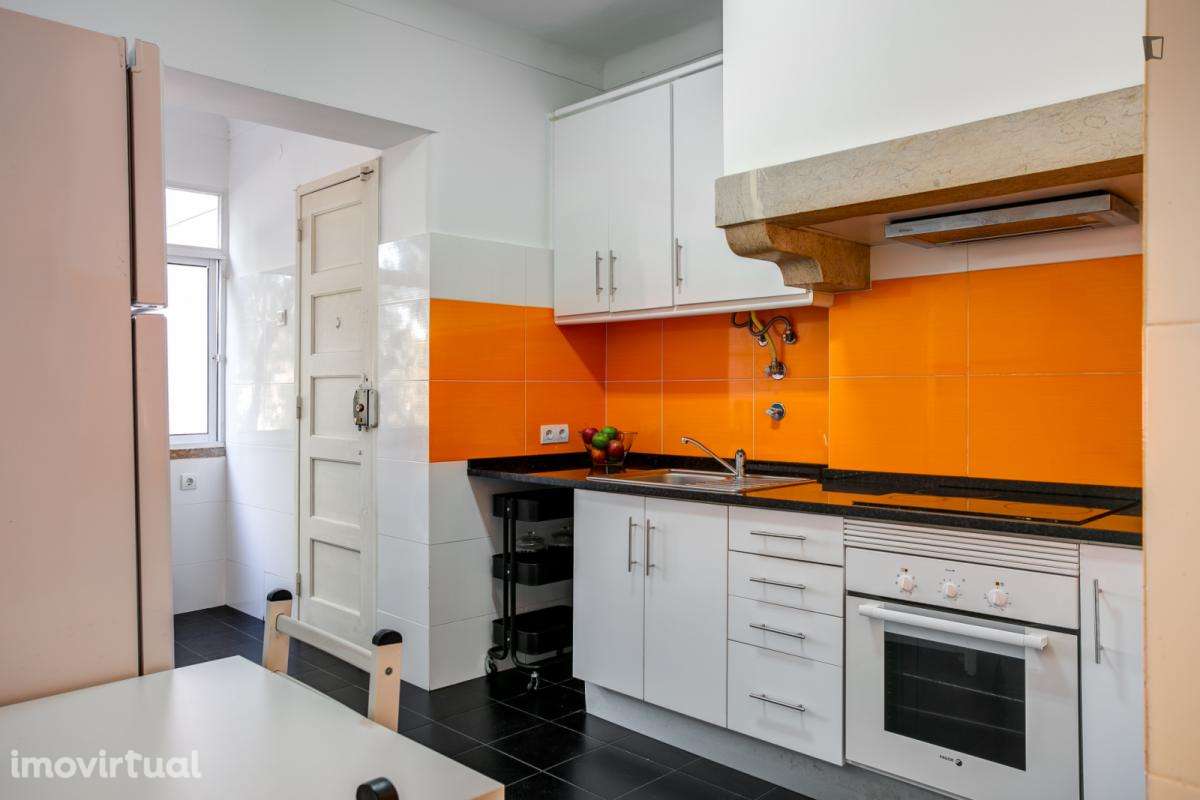 Quarto - localizado em Roma-Areeiro Lisbon - Grande imagem: 3/17