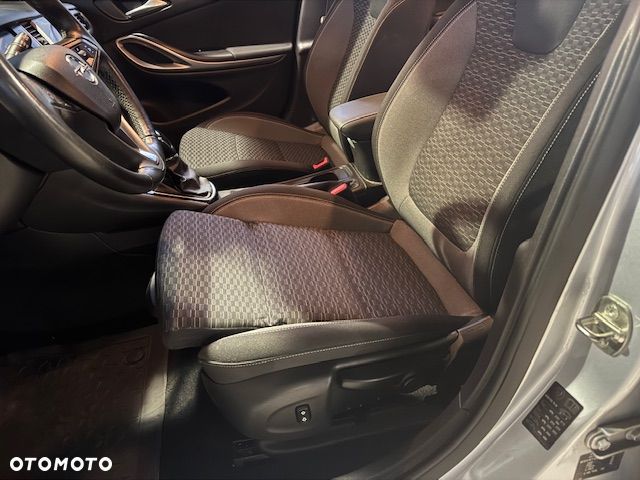 Opel Astra 1.2 T GS Line S&S - 10