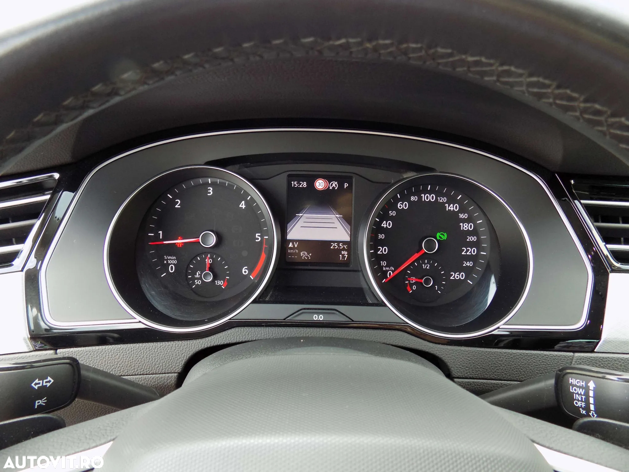 Volkswagen Passat 2.0 TDI DSG Comfortline - 14