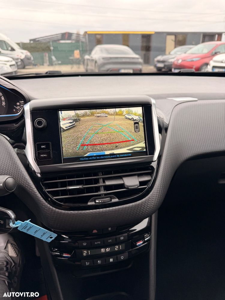 Peugeot 2008 PureTech 110 GPF Stop&Start EAT6 Allure - 8