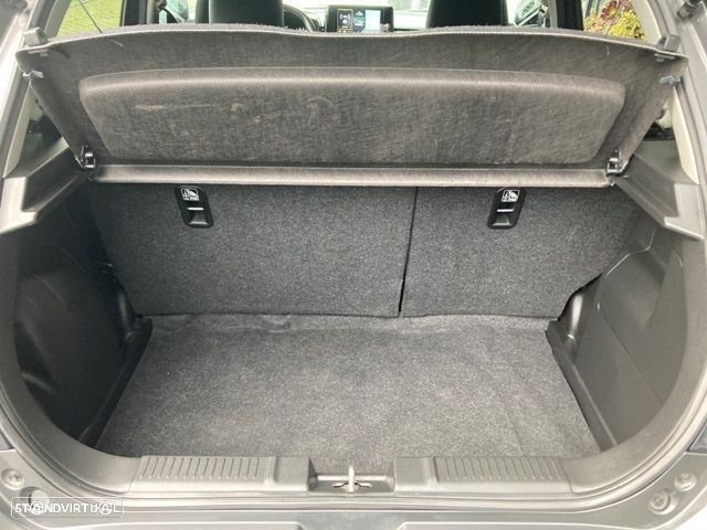 Suzuki Swift 1.2 Dualjet Hybrid MT Club - 35