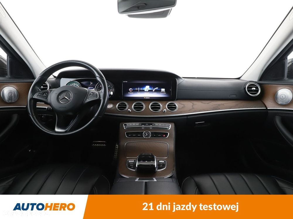 Mercedes-Benz Klasa E 220 d 4-Matic 9G-TRONIC - 12