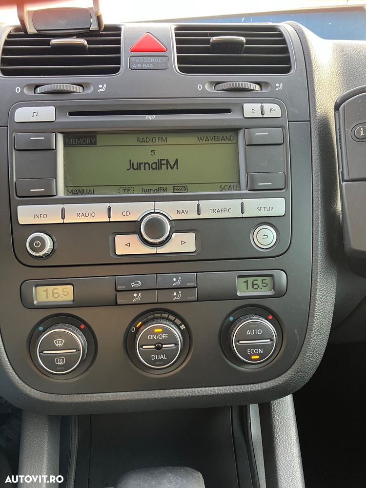 Volkswagen Jetta 1.9 TDI Comfortline DSG - 22