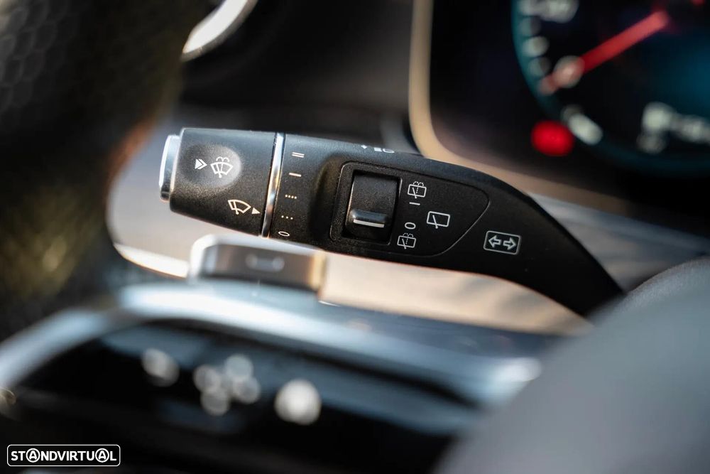 Mercedes-Benz E 300 de 4Matic 9G-TRONIC AMG Line - 28