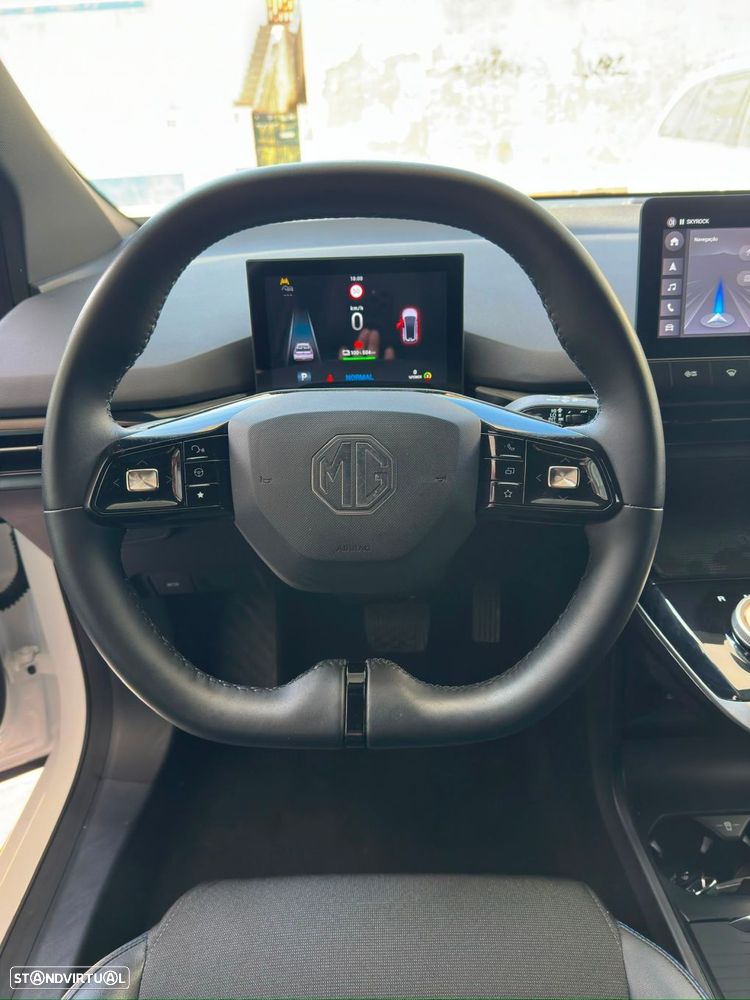 MG MG4 77 kWh Extended Range Luxury - 11