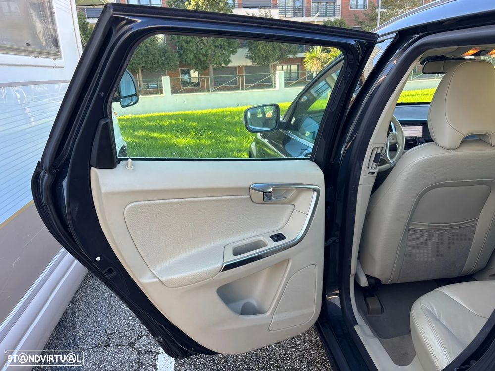 Volvo XC 60 2.0 D3 R-Design Geartronic - 40