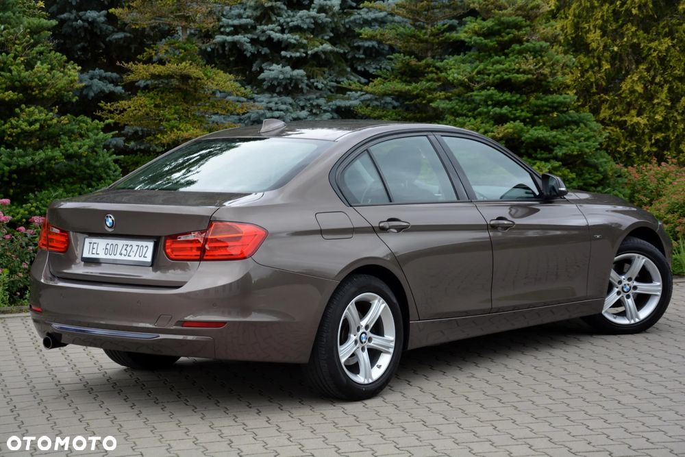 BMW Seria 3 318d Blue Performance Sport Line - 19