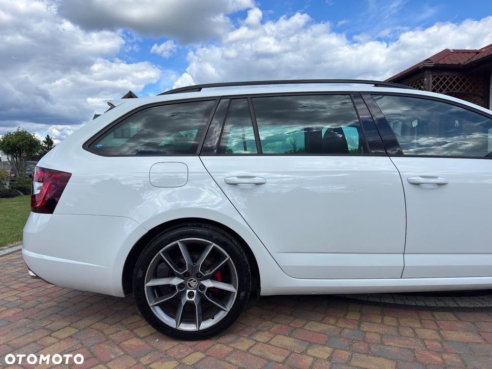 Skoda Octavia 2.0 TDI DSG RS - 16