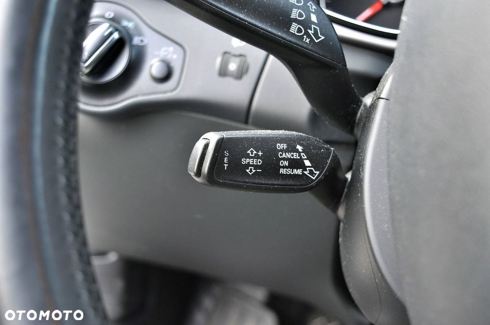 Audi A4 Avant 2.0 TDI DPF Ambiente - 13