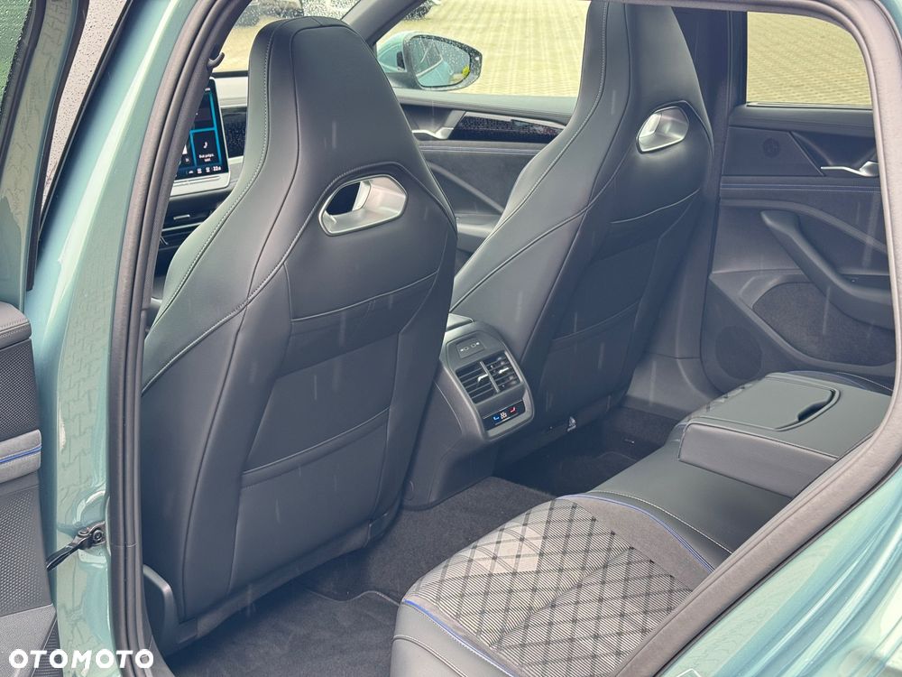 Volkswagen Passat - 20