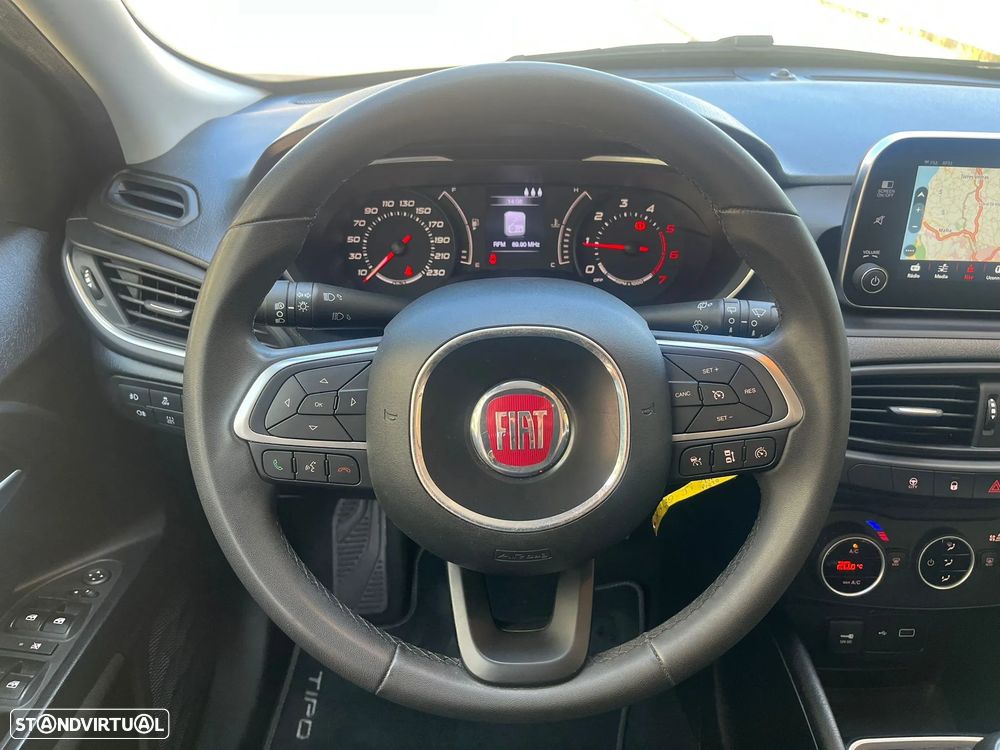 Fiat Tipo Station Wagon 1.3 M-Jet Lounge - 25