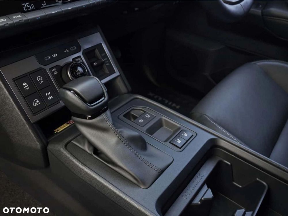 Toyota Hilux - 12
