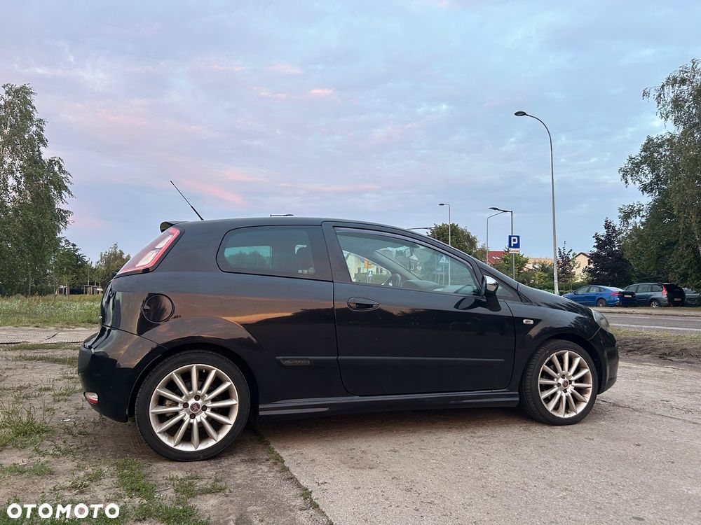 Fiat Punto 1.4 16V Dynamic - 4