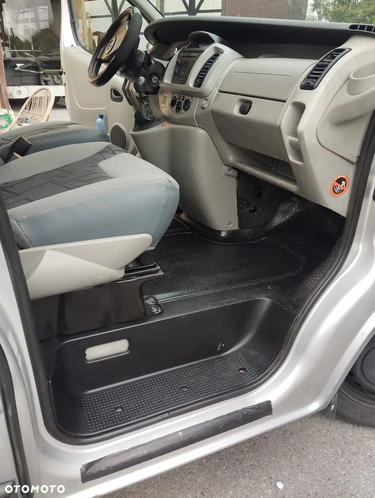 Opel Vivaro - 11