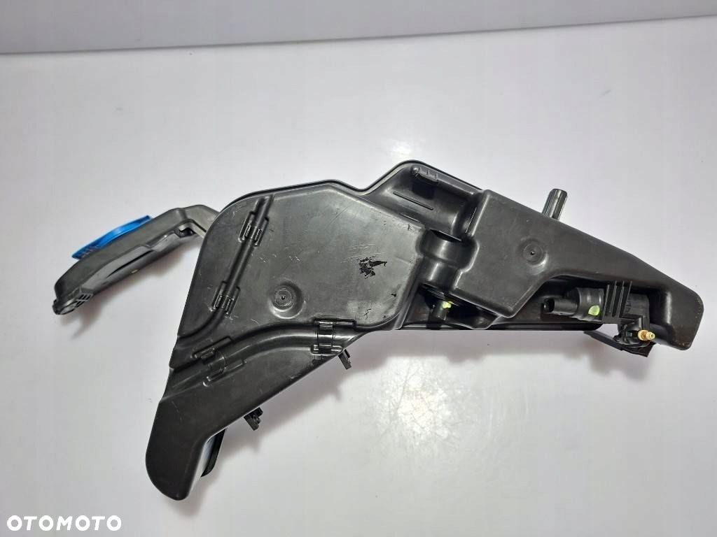 Audi Q5 Zbiornik płynu do spryskiwaczy szyby przedniej /czołowej 8R0955453B - 8