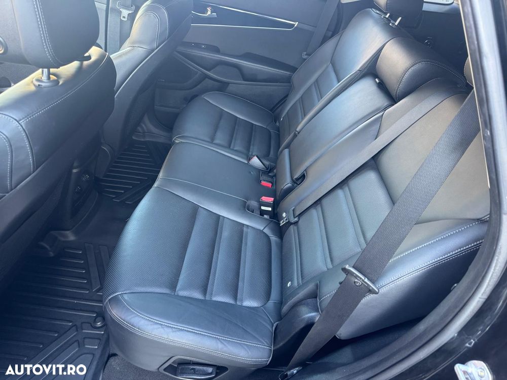 Kia Sorento - 12