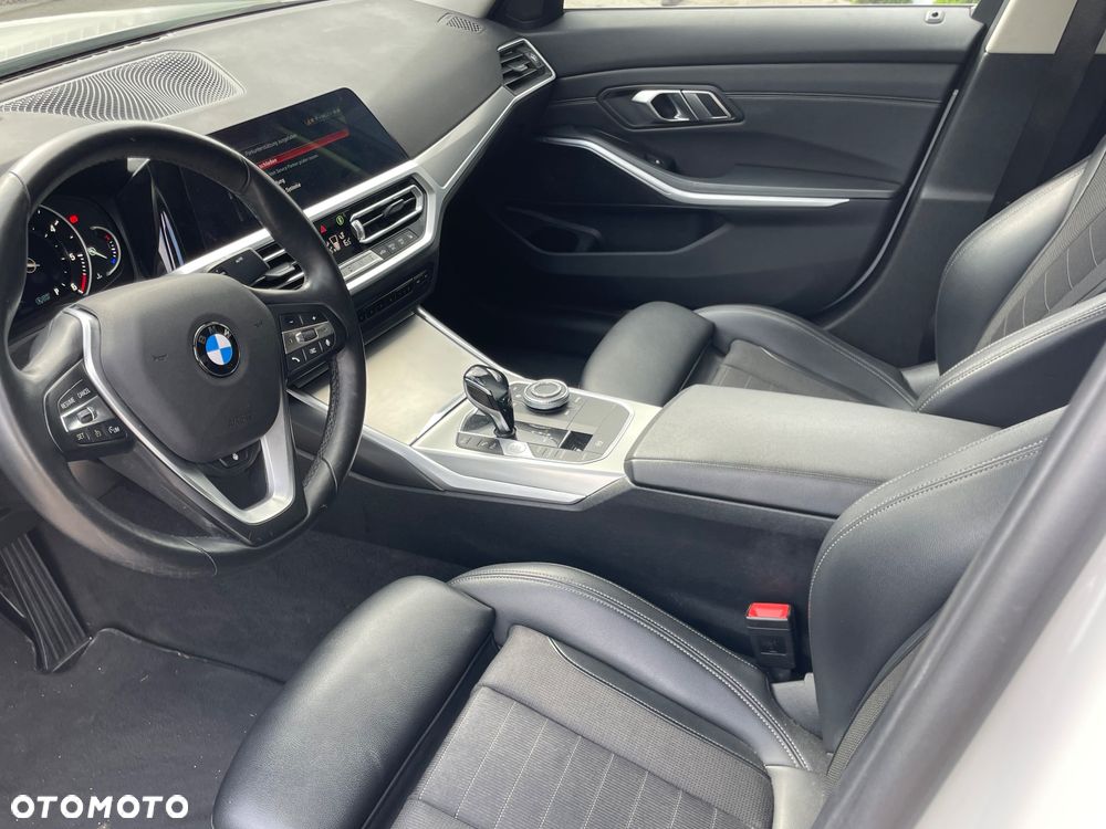 BMW Seria 3 318d Sport Line Shadow - 10
