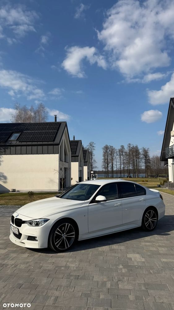 BMW Seria 3 330i xDrive M Sport Shadow sport - 2
