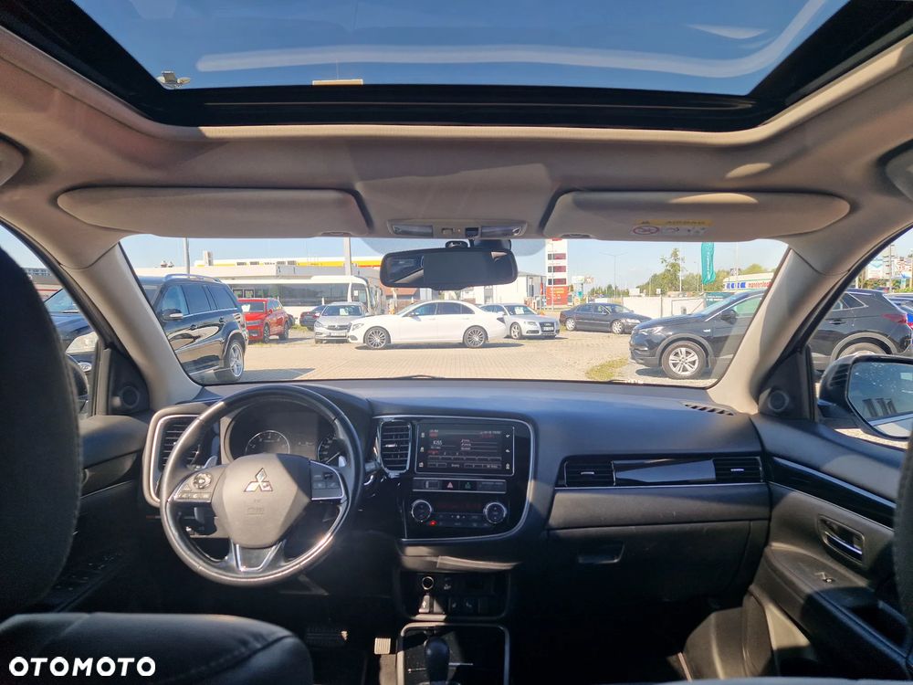 Mitsubishi Outlander 2.0 2WD CVT Diamant - 31