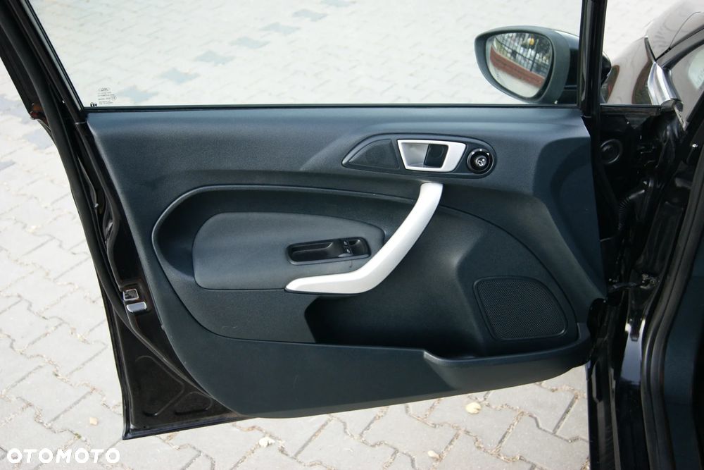 Ford Fiesta - 23